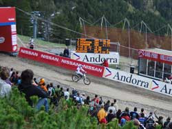 cycles et nature a vallnord pour la dh cup